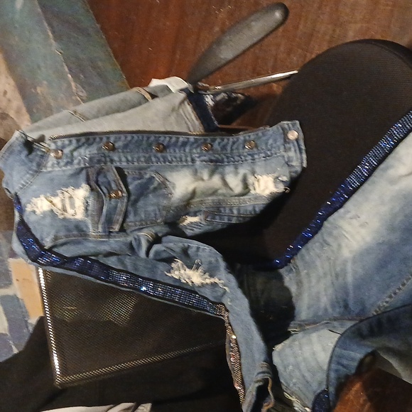 Clothes - Picture 3 of 4